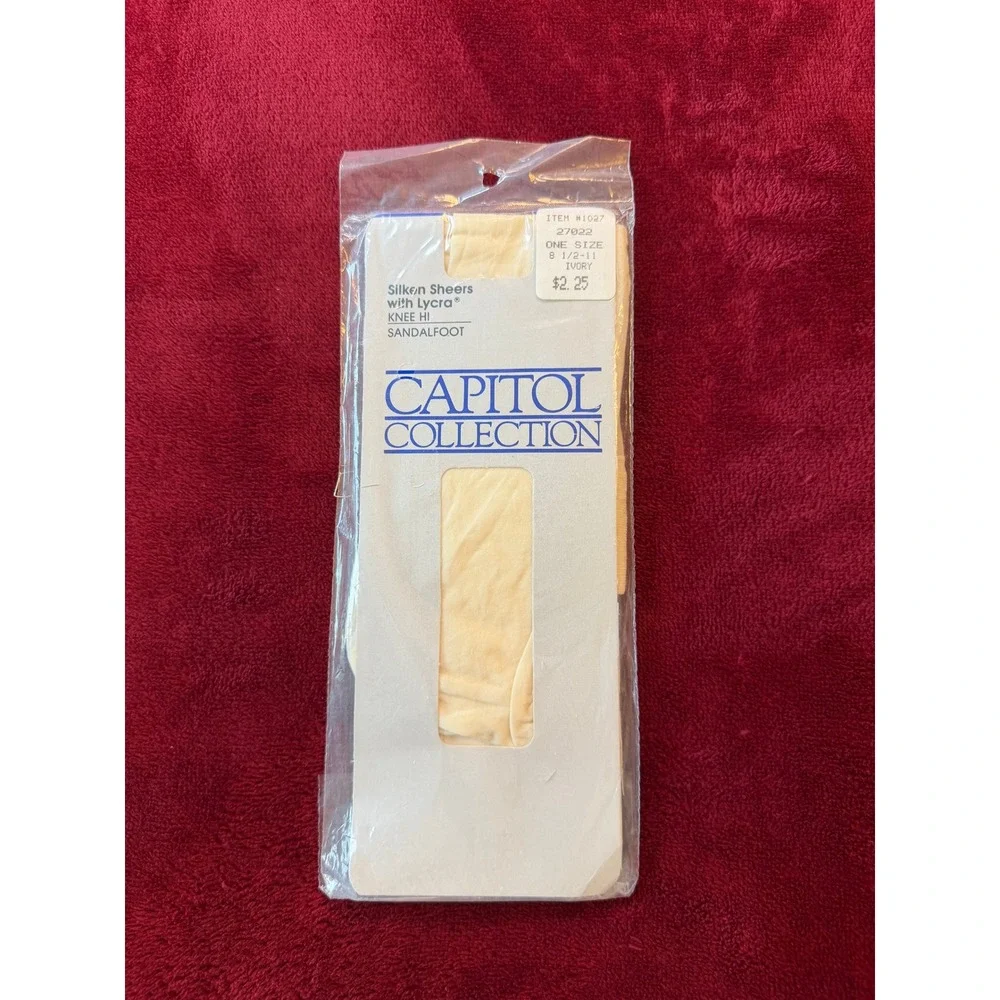 Capitol Collection‎ Silken Sheers Knee High Sandalfoot Ivory Stockings NIP 1027